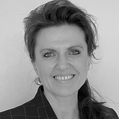 Mira Valkov Headshot